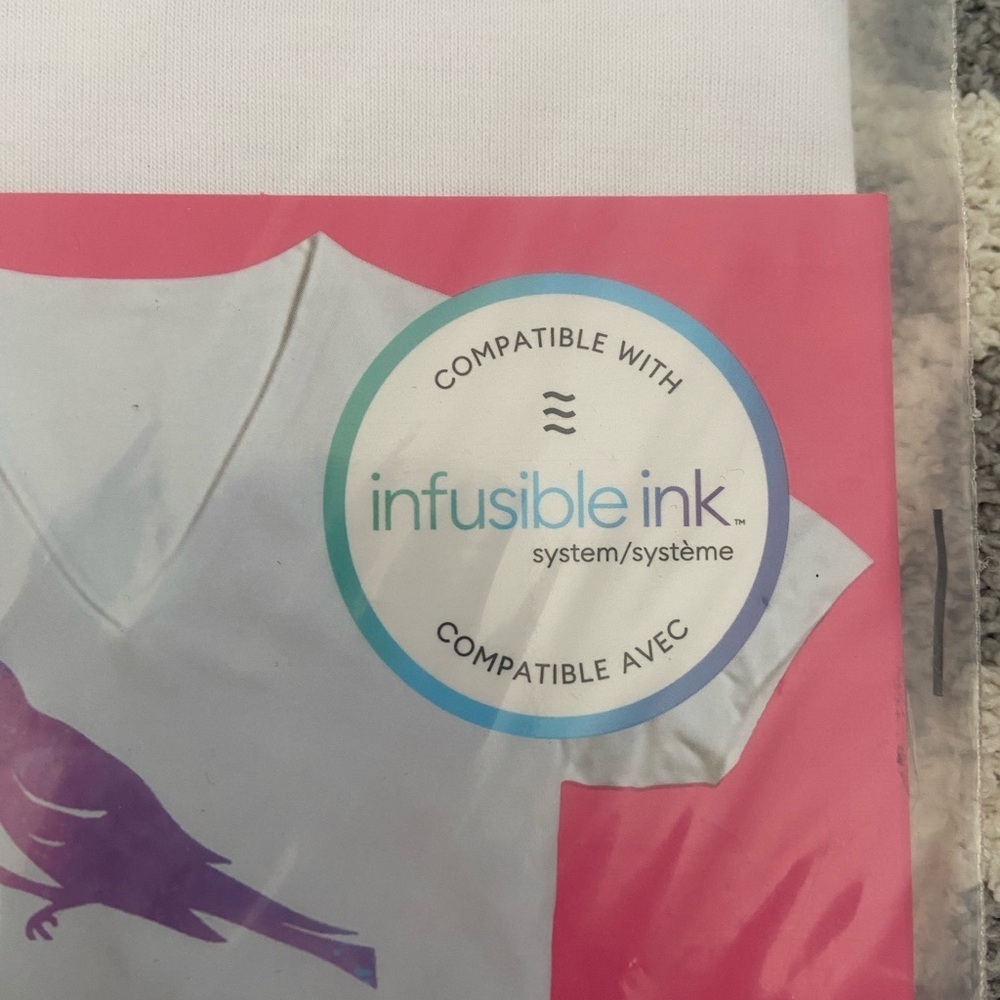 NEW! CRICUT WOMENS BLANK TSHIRTS - Picture 4 of 5